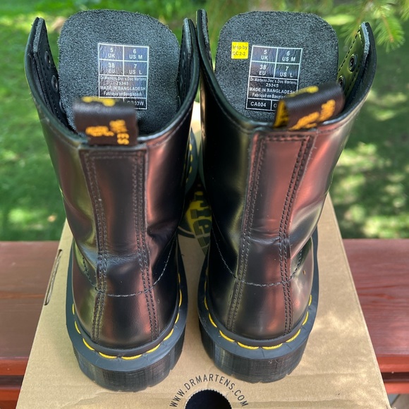 SOLD New Dr. Martens 1460 Bex women’s size 7 - Picture 3 of 8
